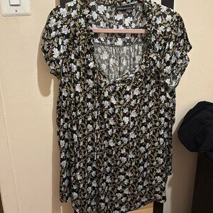Lane Bryant Silky Short Sleeve Shirt 26/28 Gold/Black/White